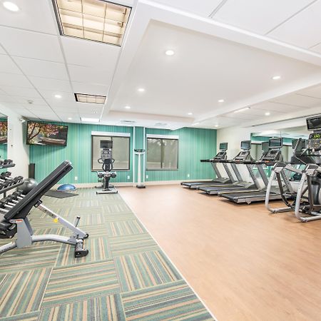 Holiday Inn Express - Delafield By Ihg מראה חיצוני תמונה