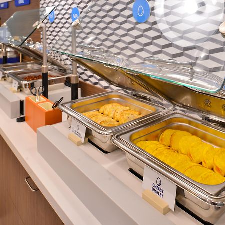 Holiday Inn Express - Delafield By Ihg מראה חיצוני תמונה