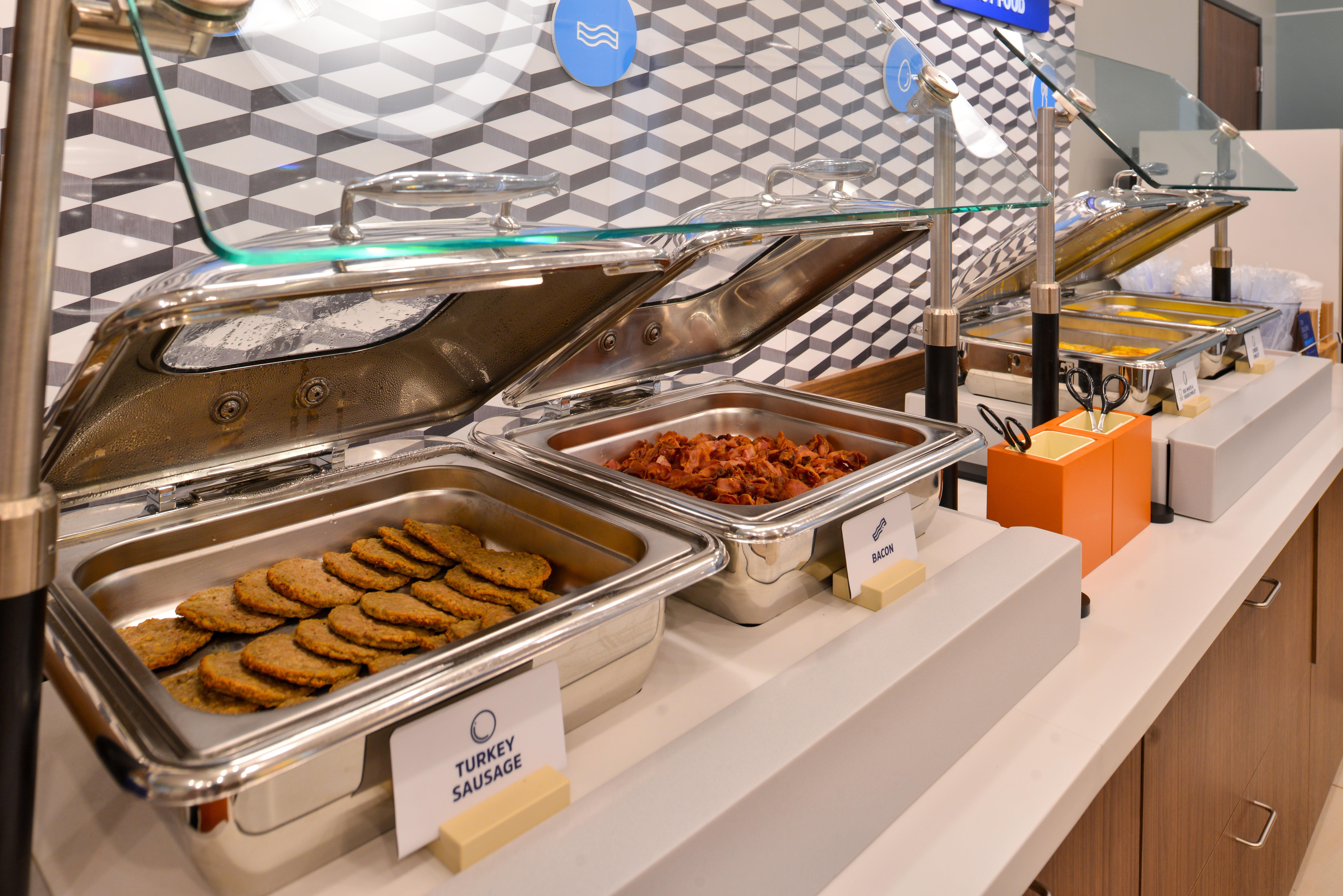 Holiday Inn Express - Delafield By Ihg מראה חיצוני תמונה