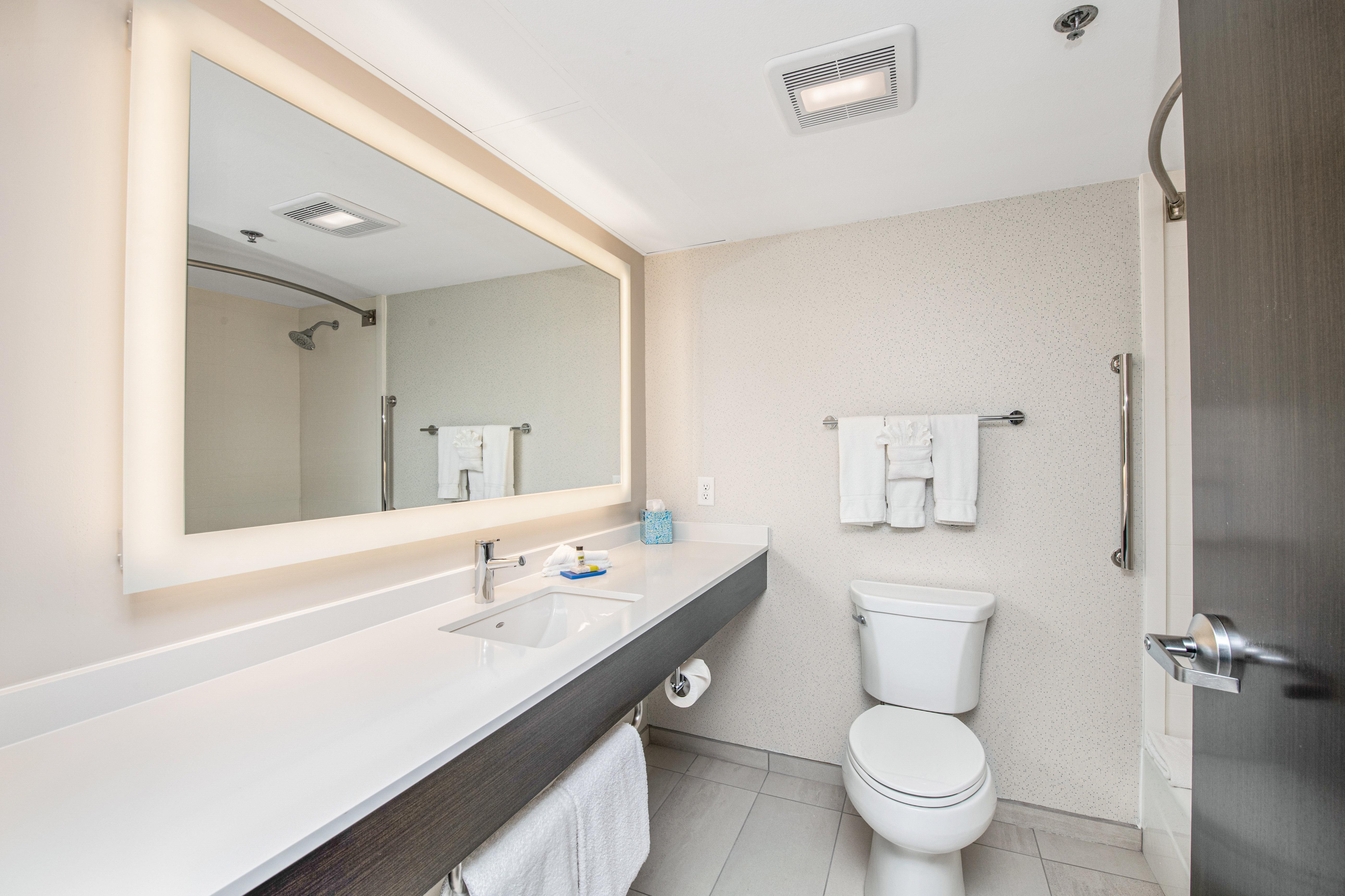 Holiday Inn Express - Delafield By Ihg מראה חיצוני תמונה