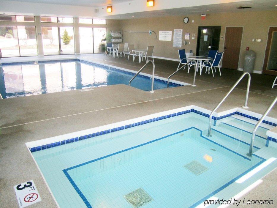Holiday Inn Express - Delafield By Ihg מתקנים תמונה